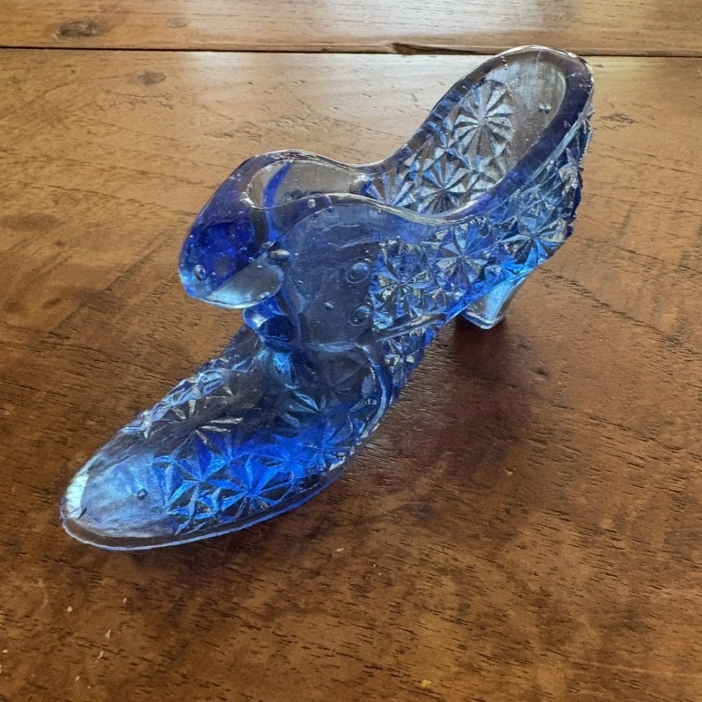 Cobalt‎ Blue Glass Slipper Daisy and Button Pattern Shoe Figurine 4.5" Princess